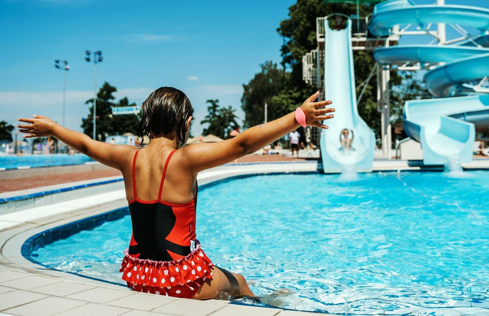 Готель Terme Banovci - Mobilne Hiske Med Brajdami Екстер'єр фото